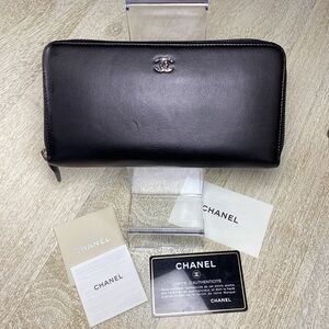 SOLD💗CHANEL Black Leather Zipped Long Wallet